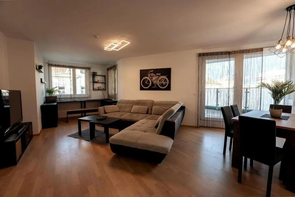 Huge Flat With Terrace & Parking And 3 Bed Rooms Vienna Austria