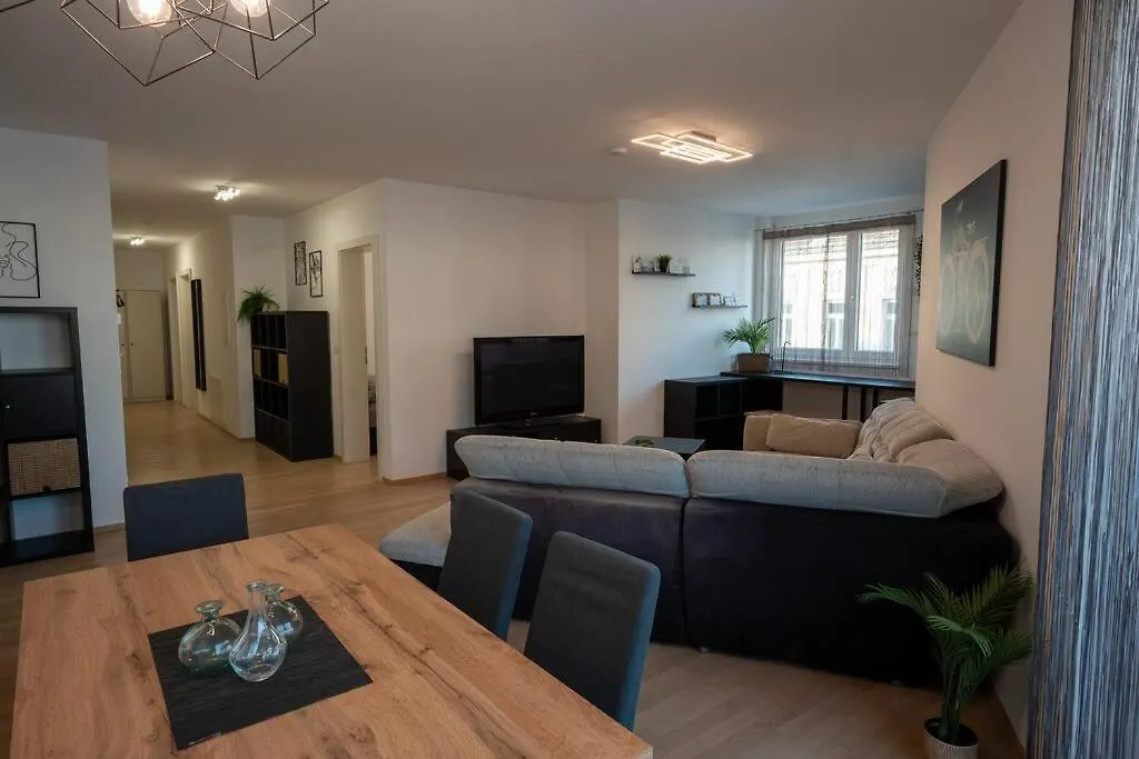 Huge Flat With Terrace & Parking And 3 Bed Rooms Vienna 0*,  Austria