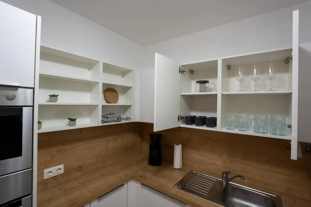 Appartement Huge Flat With Terrace & Parking And 3 Bed Rooms Wenen