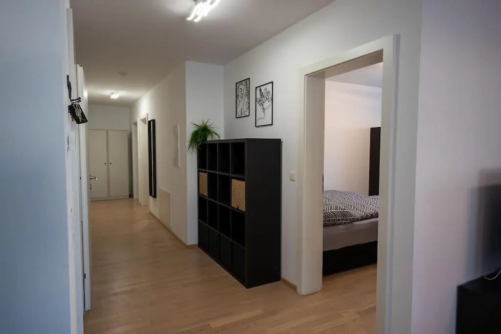 Huge Flat With Terrace & Parking And 3 Bed Rooms Wenen Oostenrijk