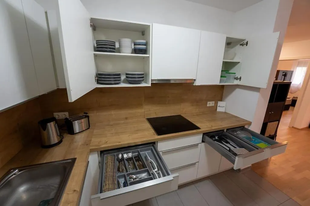 Huge Flat With Terrace & Parking And 3 Bed Rooms Βιέννη Διαμέρισμα