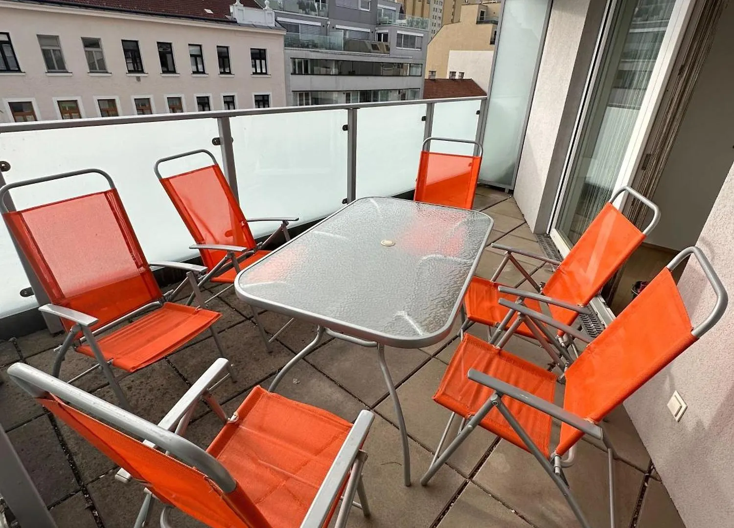 Huge Flat With Terrace & Parking And 3 Bed Rooms Wenen Oostenrijk